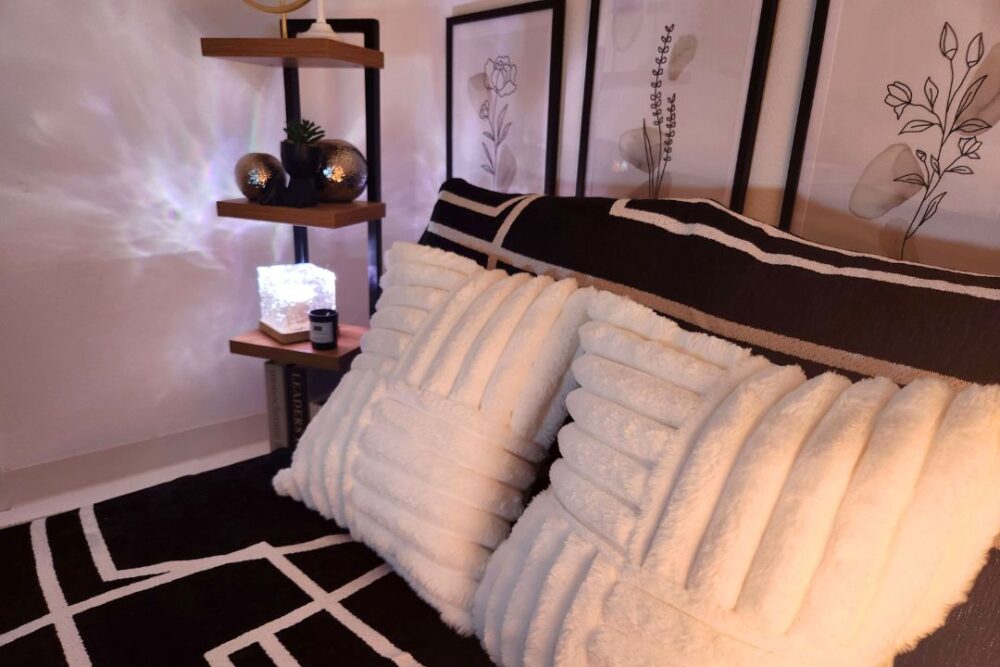 モノクロのルーム